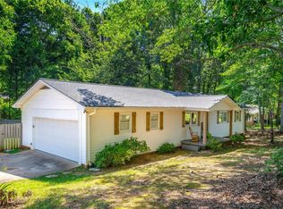 501 Hickory Ln, Pendleton, SC 29670