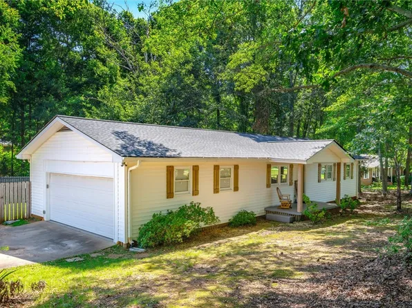 501 Hickory Ln, Pendleton, SC 29670