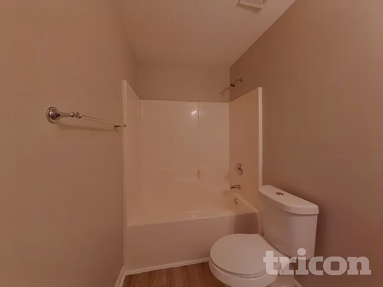340 Peachtree Rd — Photo 17