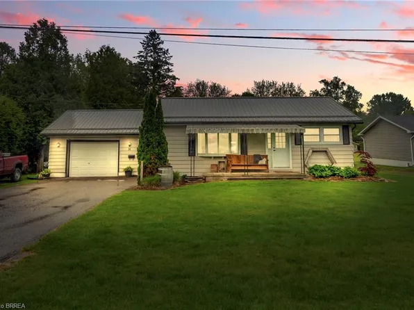 31 Alpha St, Norfolk County, ON N4B 1B1