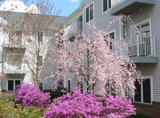 100C Danbury Rd APT 2K, Ridgefield, CT 06877
