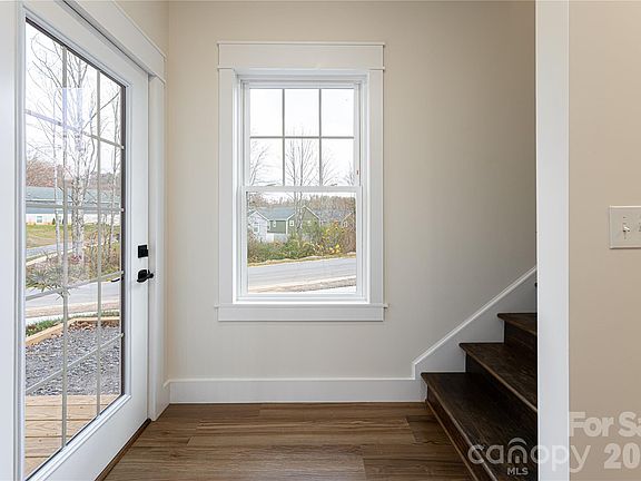 4th image of 1006 Padgett Pl