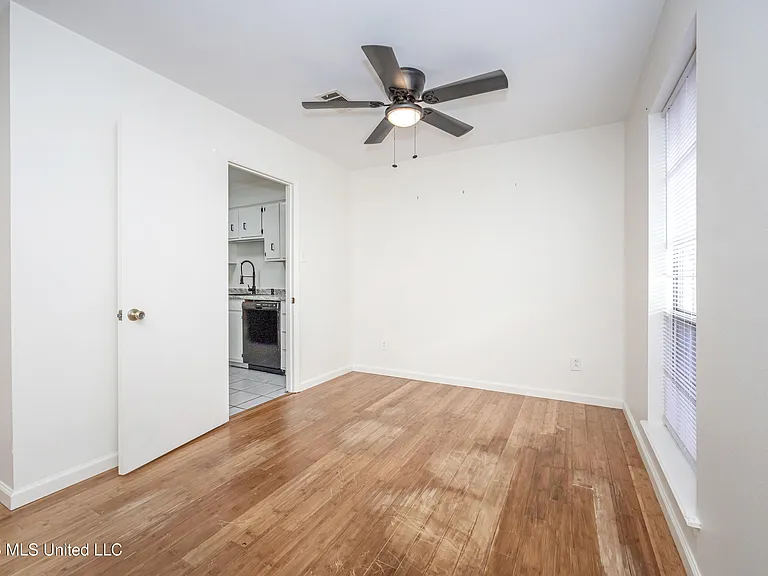 1213 King Henry Dr — Photo 12
