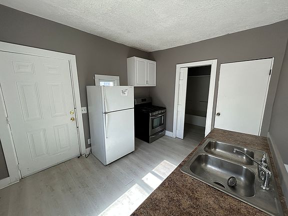 3rd image of 6818 Morgan Ave