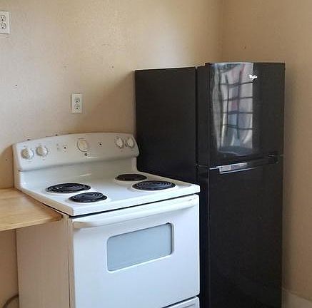 5th image of 2530 N Johnson St