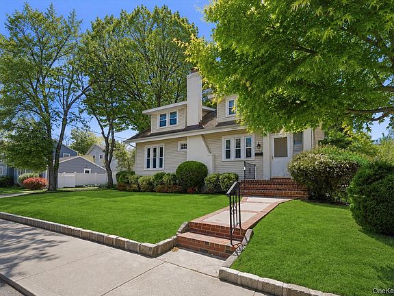 5th image of 176 Wright Avenue