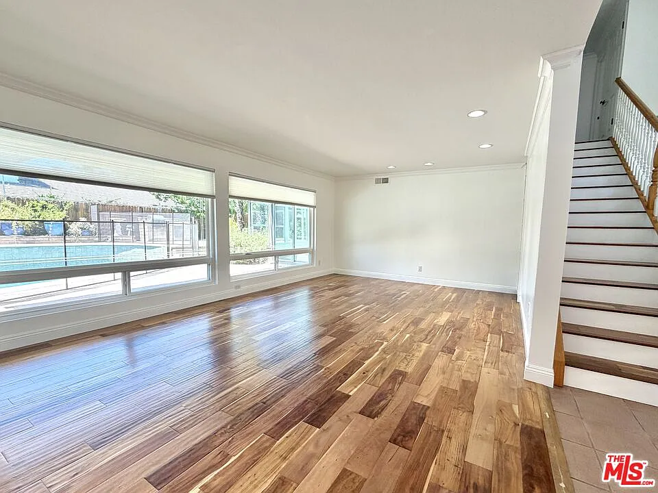 5 bed, 2.5 bath, 2510 sqft, $7,000 — Photo 4
