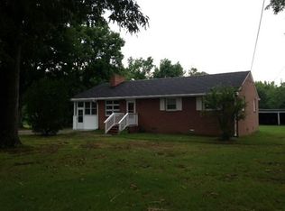 8802 Hickory Rd, South Chesterfield, VA 23803