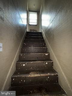 3rd image of 404 Main St