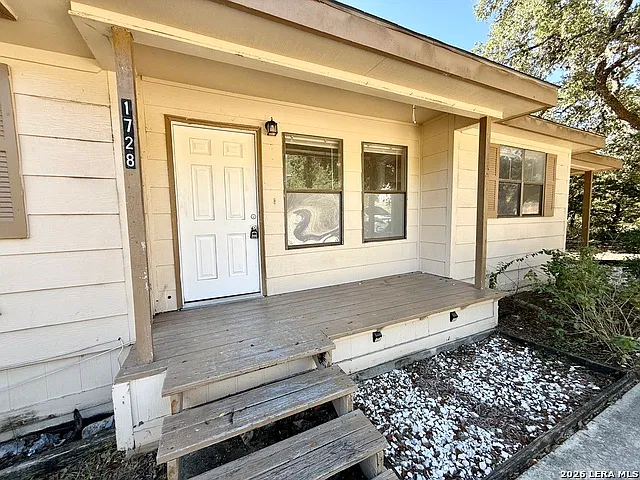 3 bed, 2.0 bath, 1158 sqft, $1,650 — Photo 3