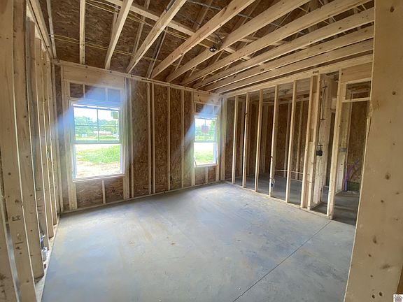 3rd image of 42 Stonegate Dr