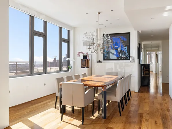 100 Jay Street image 9 of 23