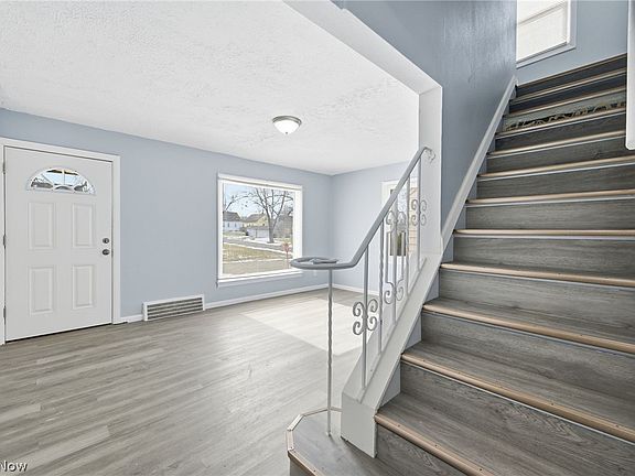 5th image of 20705 Hansen Rd