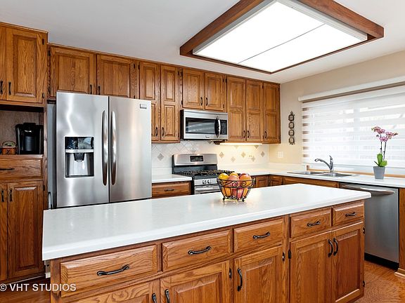 3rd image of 5833 Concord Ct