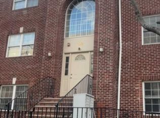 132 Chestnut St APT 1R, Rutherford, NJ 07070