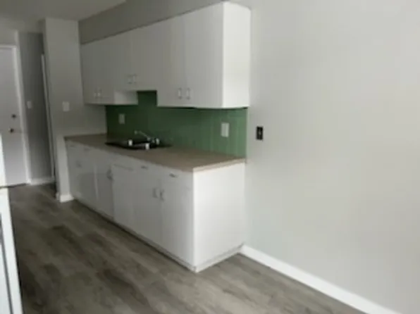 Verdwell Apartments, 8800 99th St NW, Edmonton, AB T6E 3V2