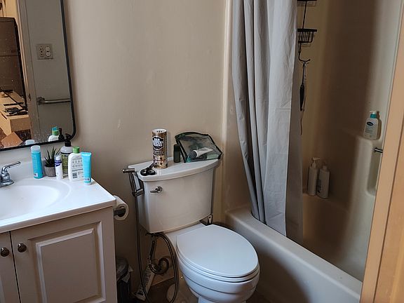 2nd image of 3866 Bentley Ave