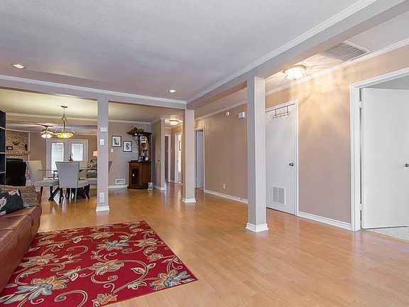 4th image of 1205 Mayfield Ave