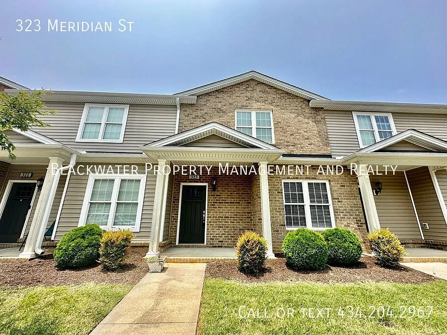 3 Bedroom Townhouse in Cornerstone! — Photo 1