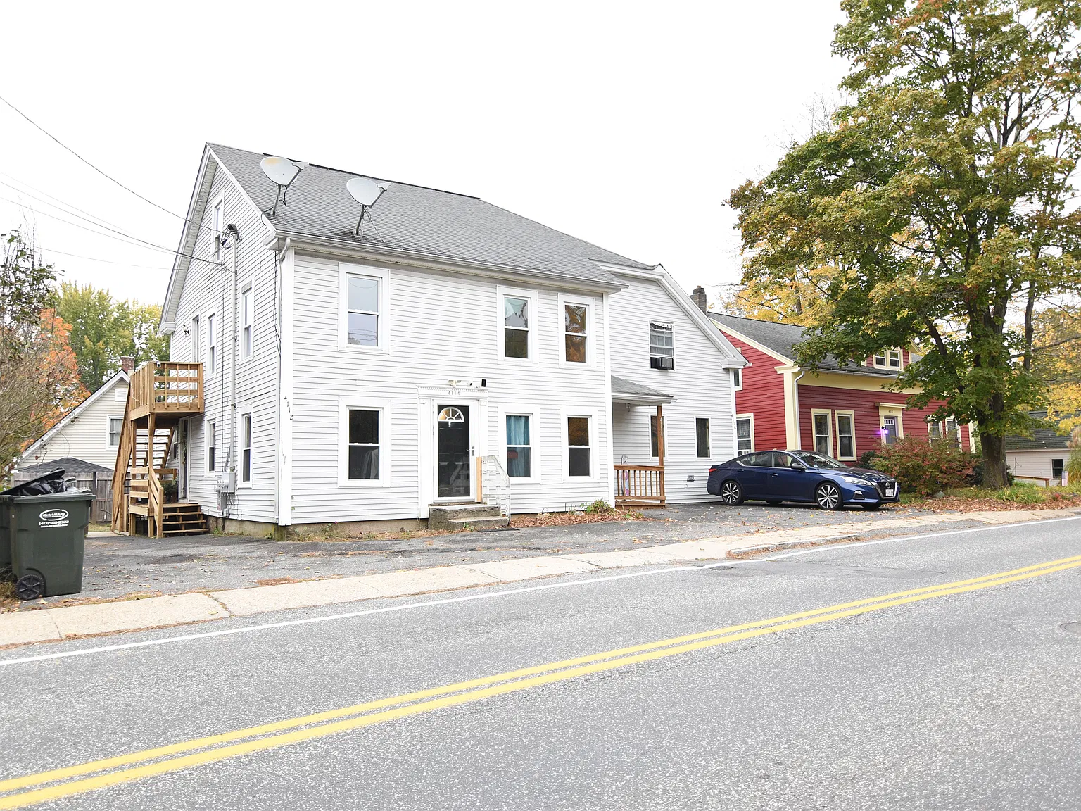 3 bed, 1000 sqft, $2,000 — Photo 1