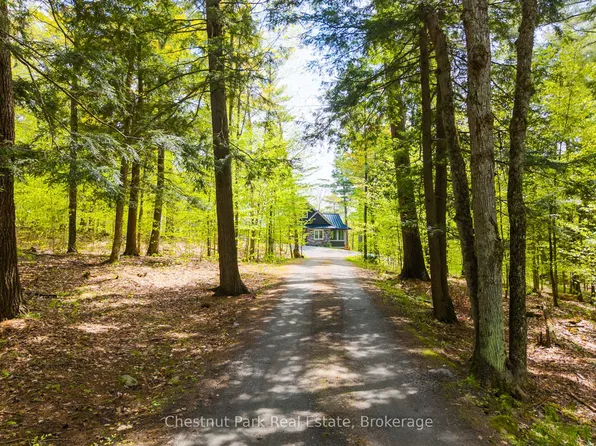 30 Stephen Rd, Muskoka Lakes, ON P0B 1J0