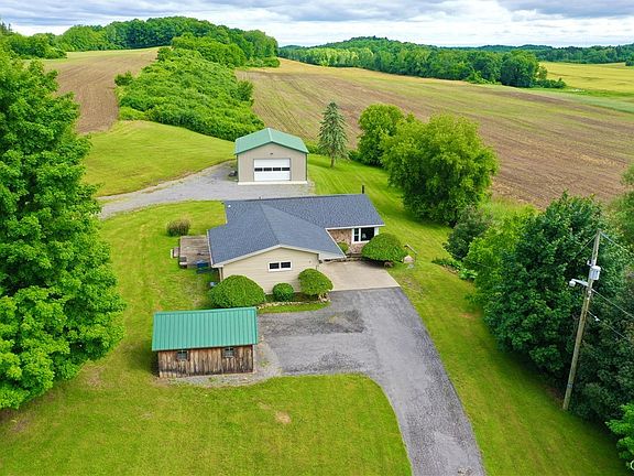 3rd image of 715 Turnpike Rd