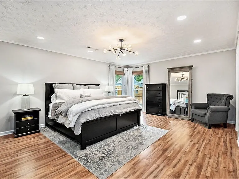 1118 Capital Club Cir NE — Photo 17
