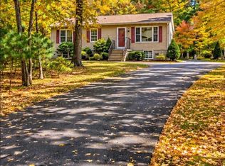 118 Spicebush Ln, Milford, PA 18337