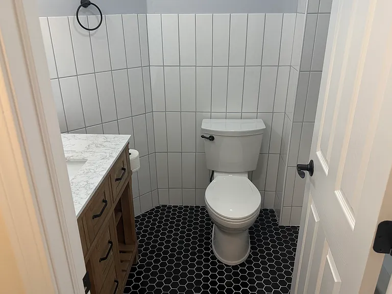 8148 Chester Pkwy — Photo 20