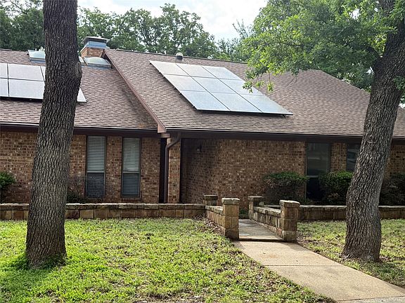 2nd image of 703 E Murco Dr
