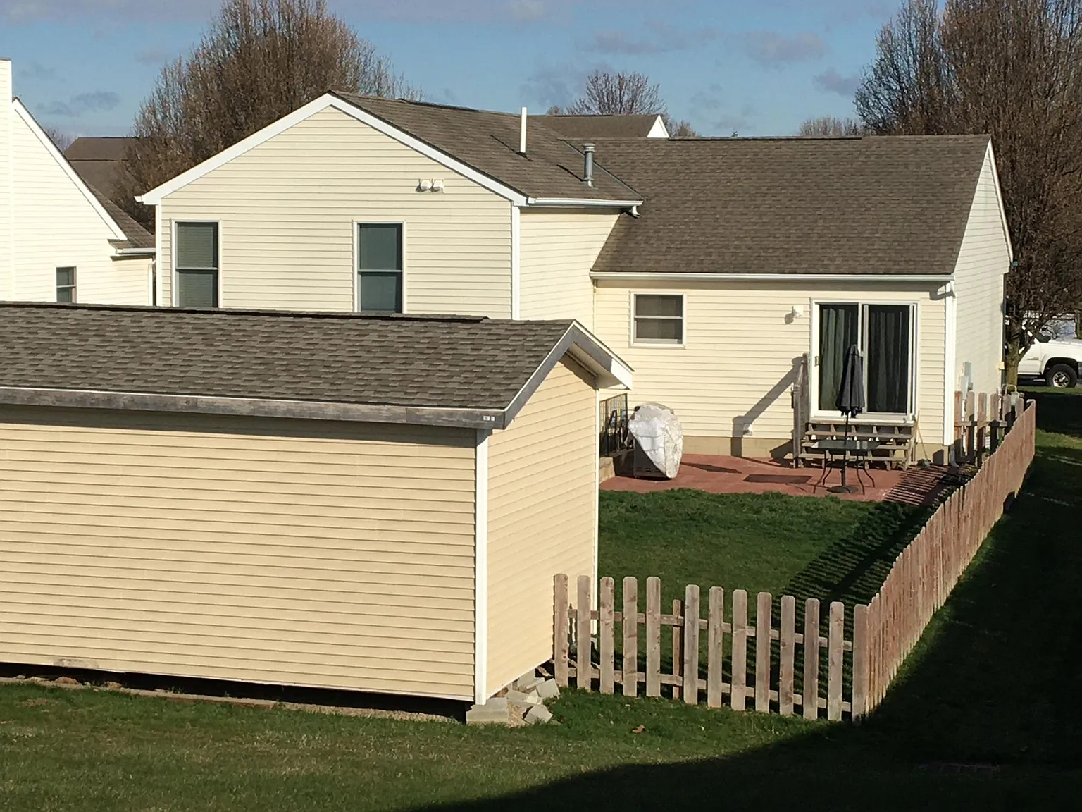 1213 Valley Dr photo 1