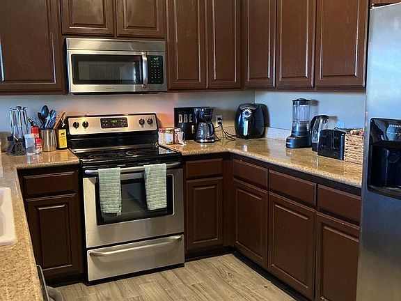 3rd image of 113 E Pike St #9