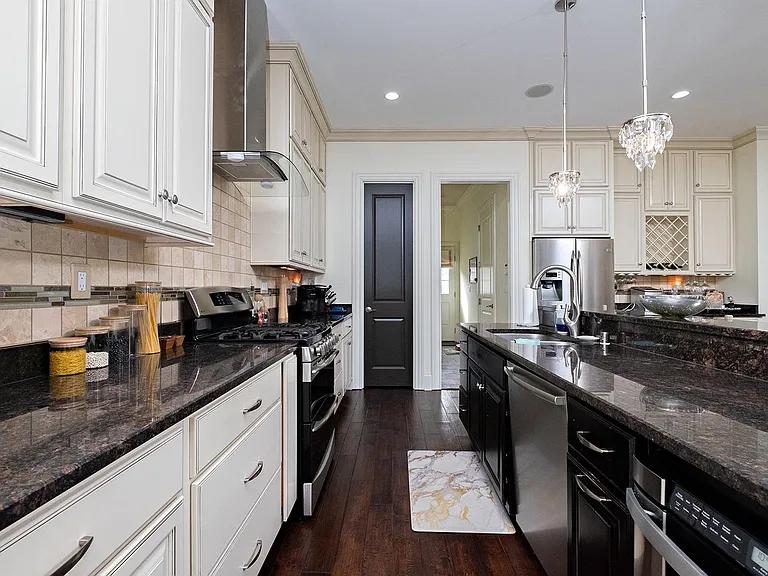 9406 Harlequin St — Photo 12