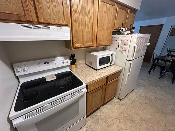 4th image of 2320 Woodrow Ct #4