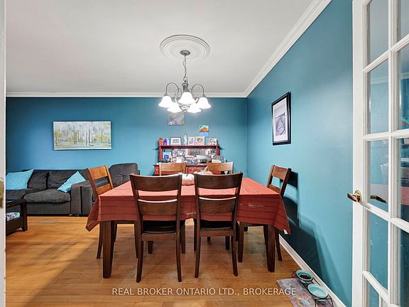 5th image of 858 Chelsea Cres