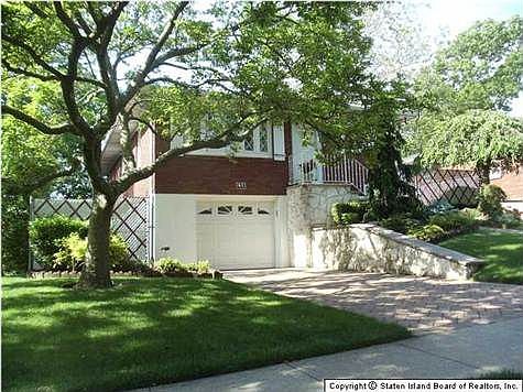 1st image of 61 Ardsley St
