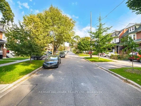 40 Brookmount Rd #Basement, Toronto, ON M4L 3N2