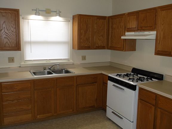4th image of 25 E Lasalle St