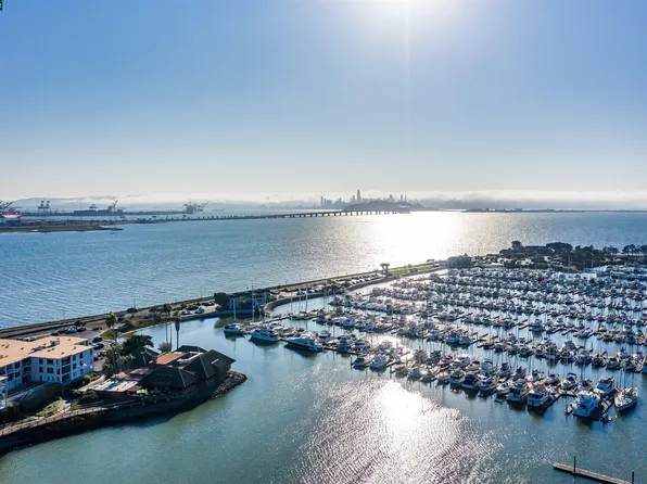 9 Commodore Dr #A107, Emeryville, CA 94608