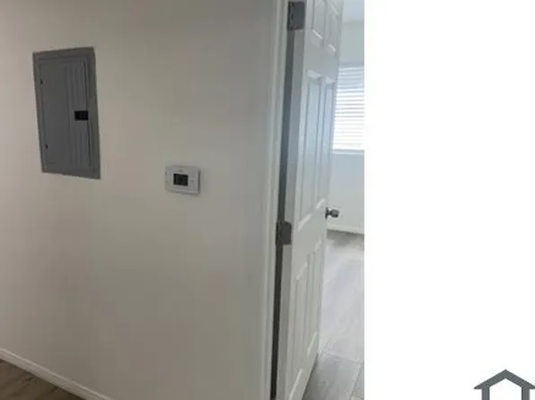 14206 1/2 Gilmore St, Van Nuys, CA 91401