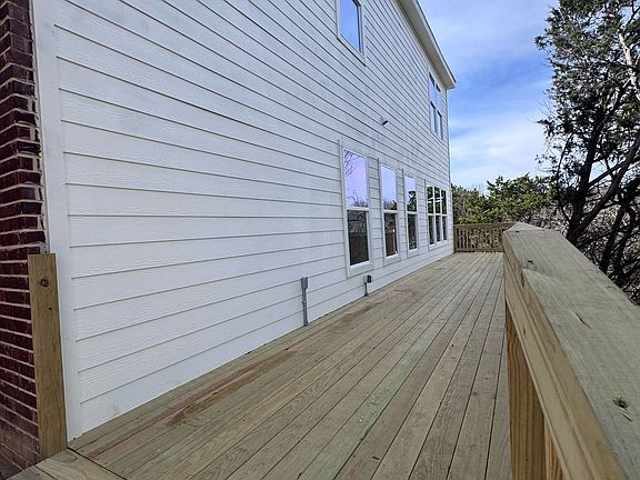 5th image of 1319 Cadley Ct