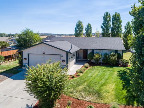 323 Ne 16th St Madras Or 97741 Zillow