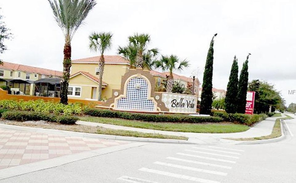 1st image of 800 Las Fuentes Dr