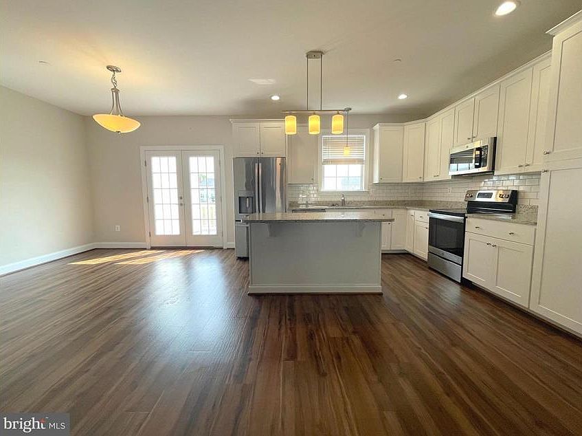 2nd image of 1015 Rye Dr