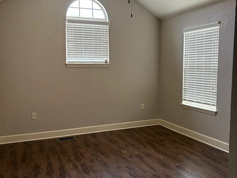 146 Barberry Ln — Photo 13