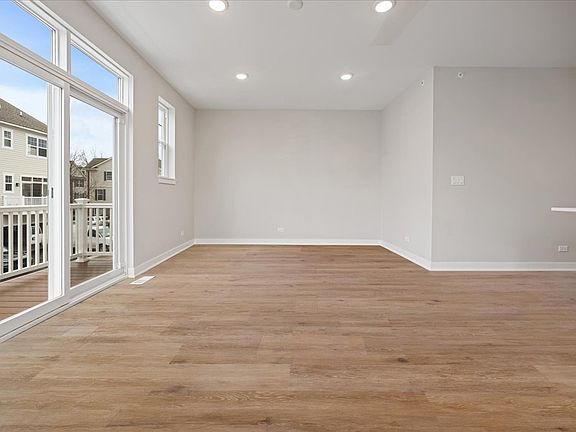 3rd image of 184 Eli Ct