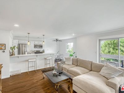 2700 Cahuenga Blvd E APT 2205, Los Angeles, CA, 90068