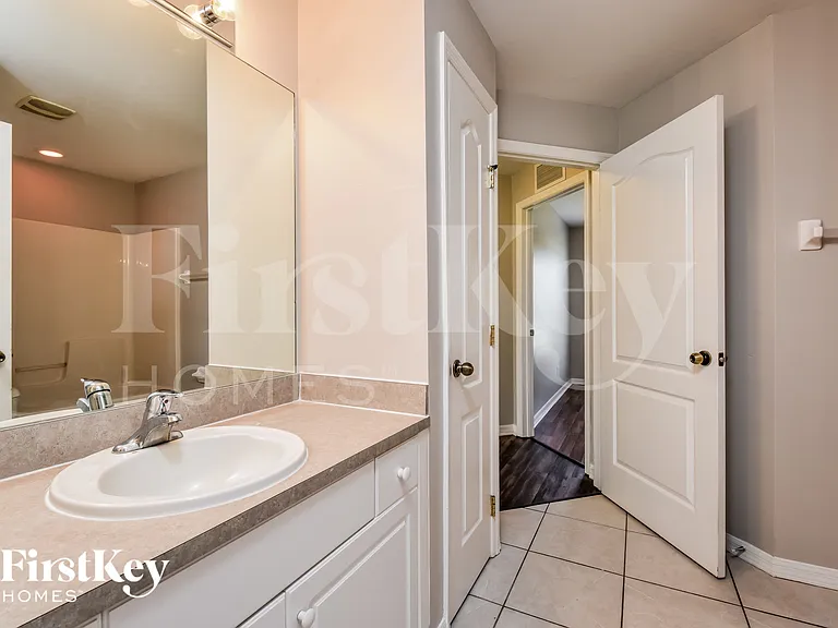 218 Manatee St — Photo 10