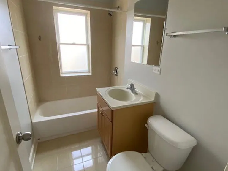 1404 Darrow Ave — Photo 7