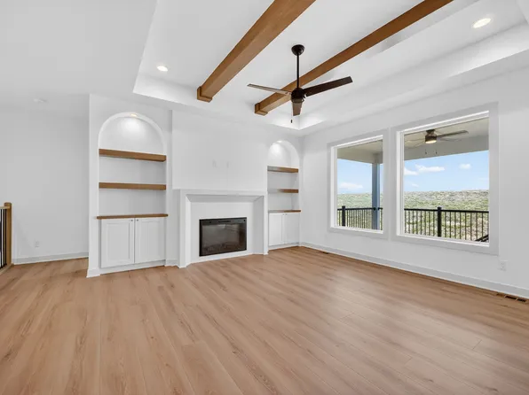 14212 Catalpa Dr, Urbandale, IA 50323